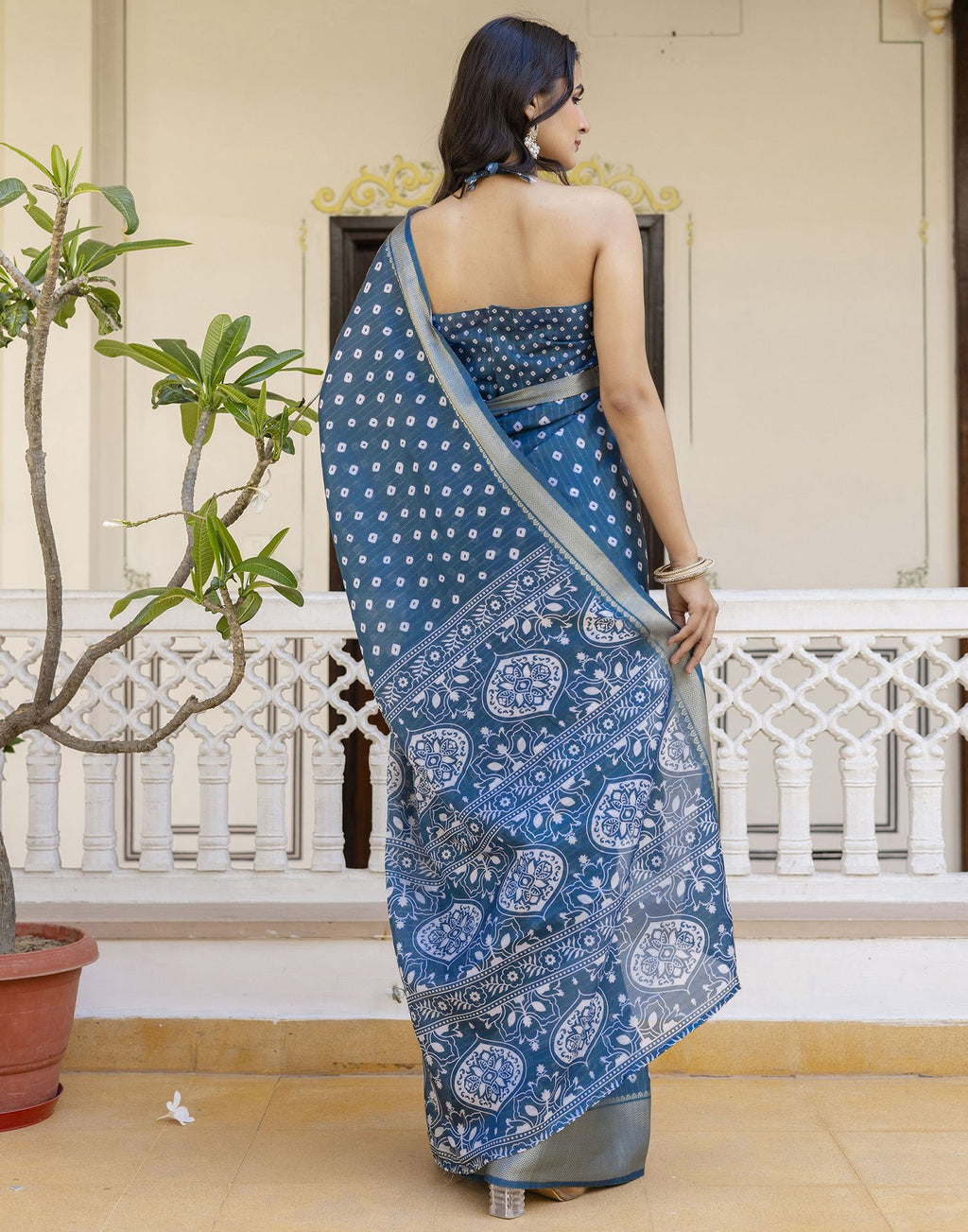 Ready-to-Wear Dola Silk Bandhani Saree with Zari Woven Chevron Border & Designer Pallu