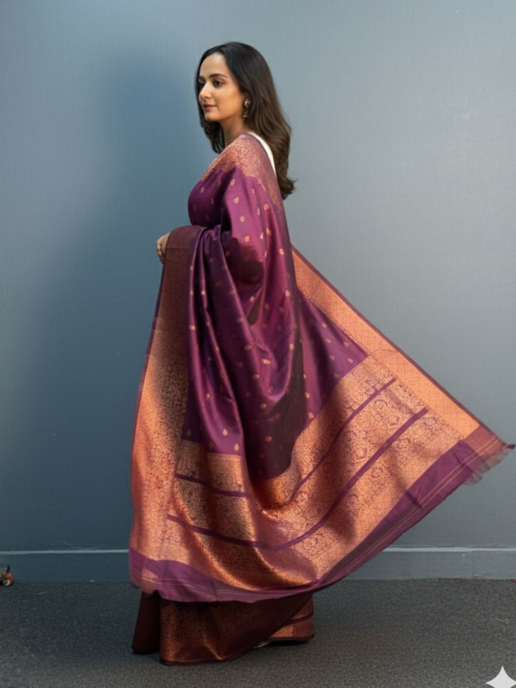 Elegant Patola Print Jacquard Woven Cotton Silk Saree with Zari Butta Work