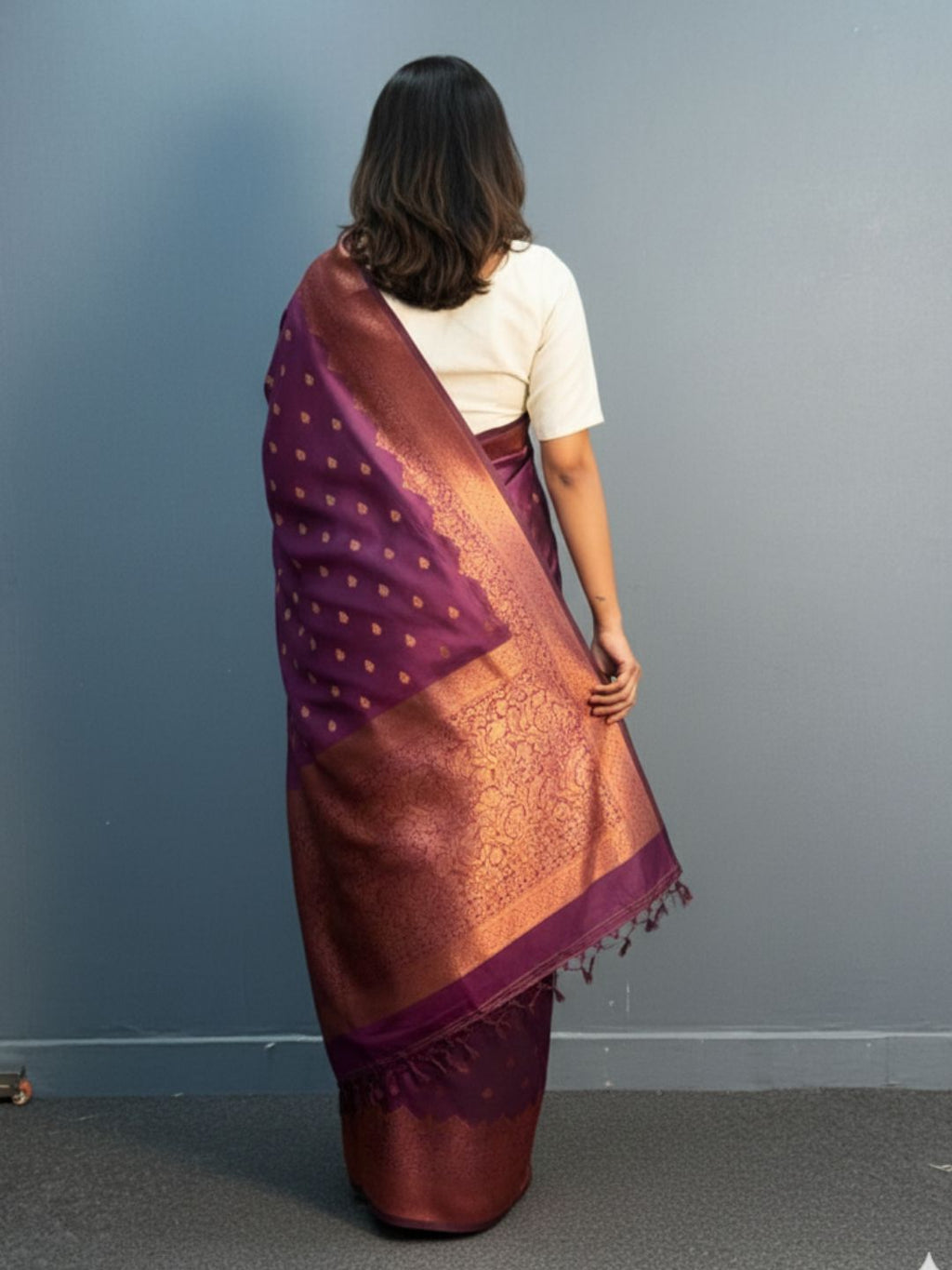 Elegant Patola Print Jacquard Woven Cotton Silk Saree with Zari Butta Work