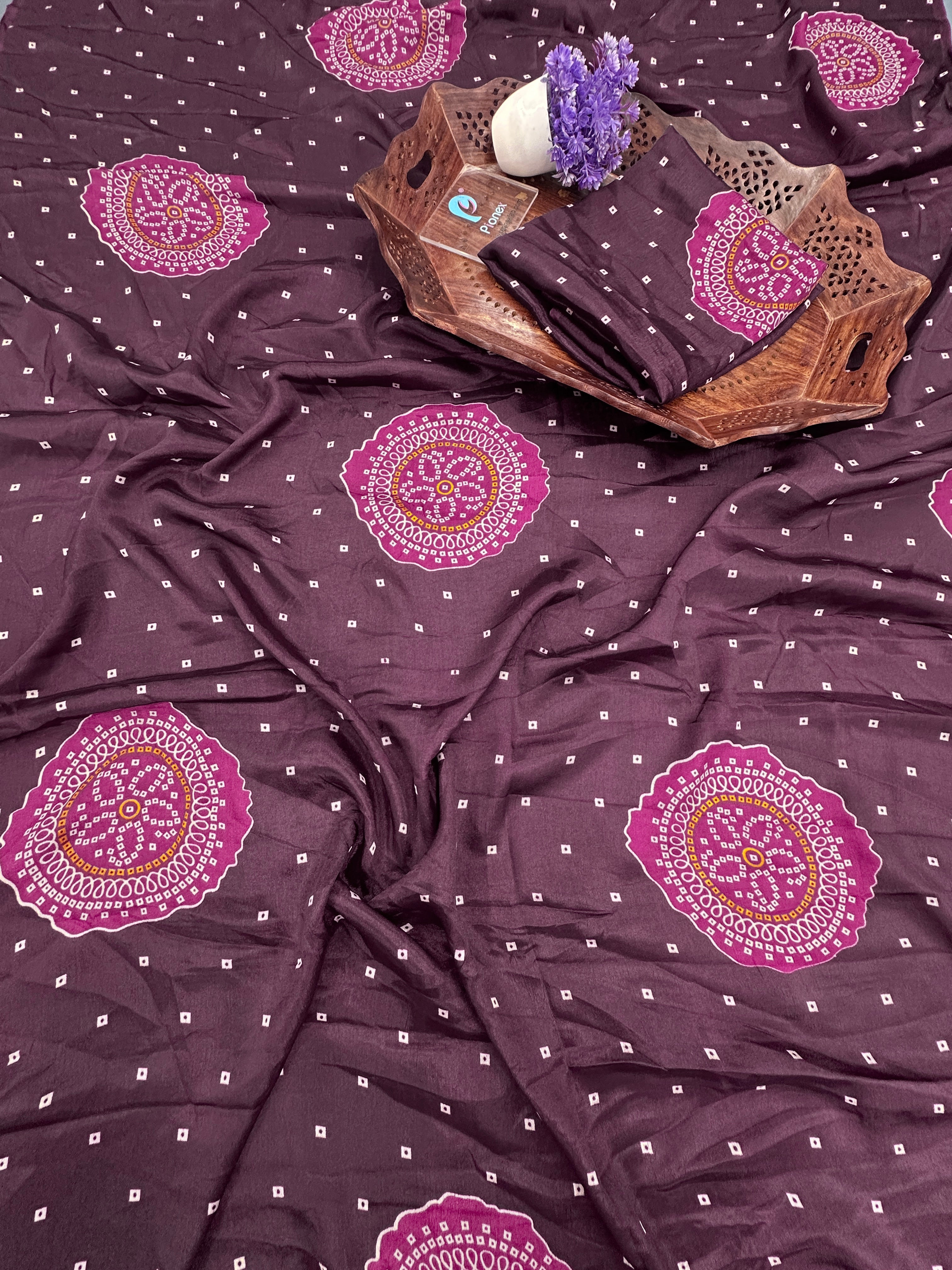 Trendy Chinnon Saree with Jaipuri Bandhani Print and Blouse Piece