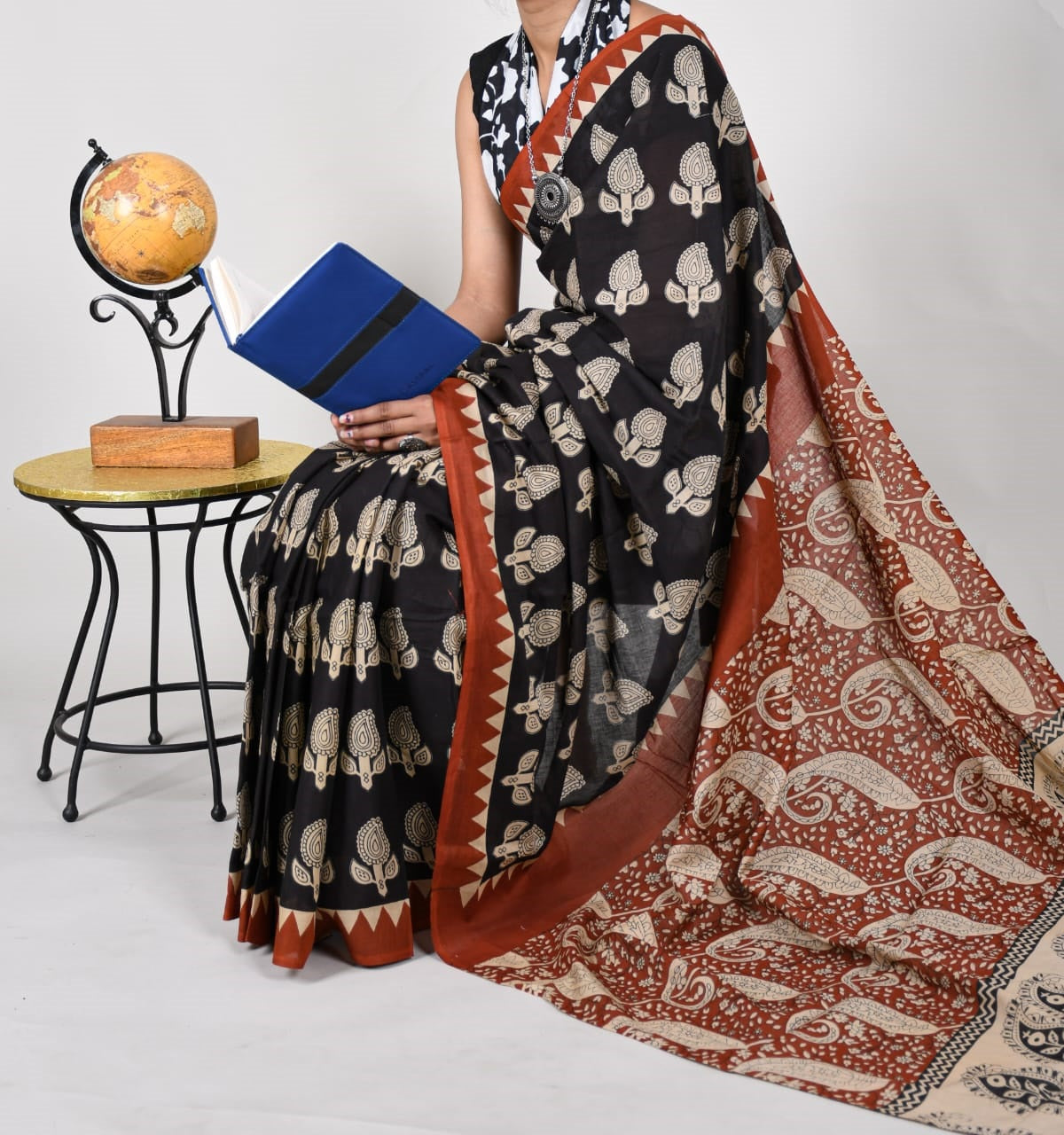 Abstract Print Mulmul Cotton Party Wear Saree