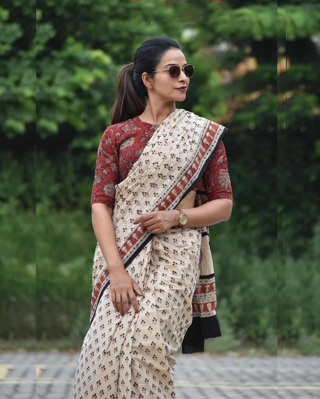 Abstract Print Mulmul Cotton Party Wear Saree