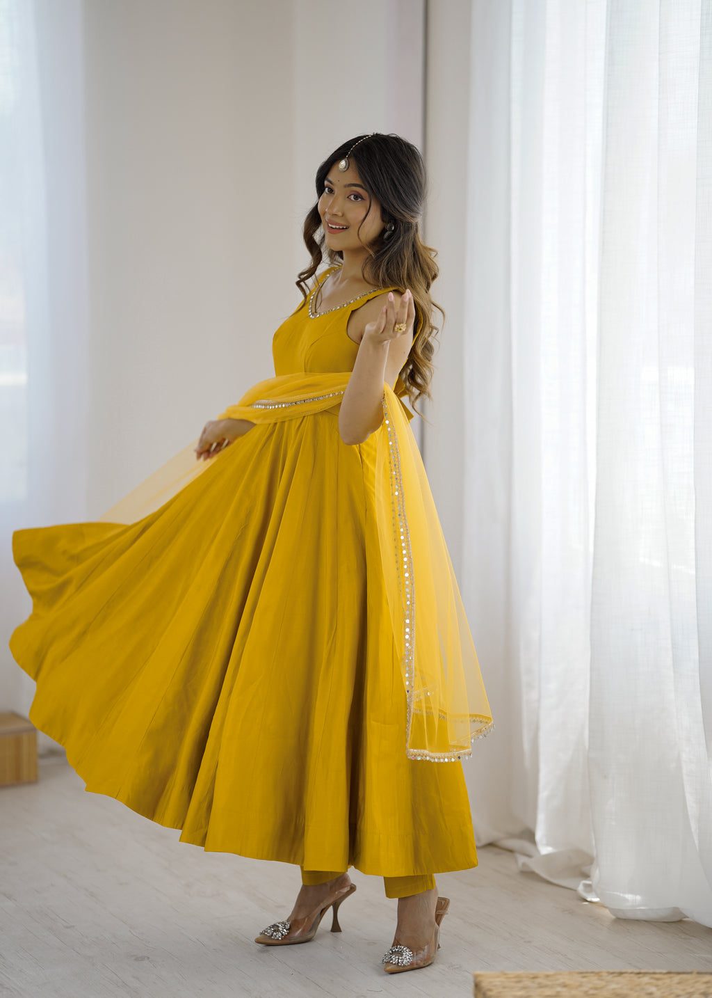 YELLOW