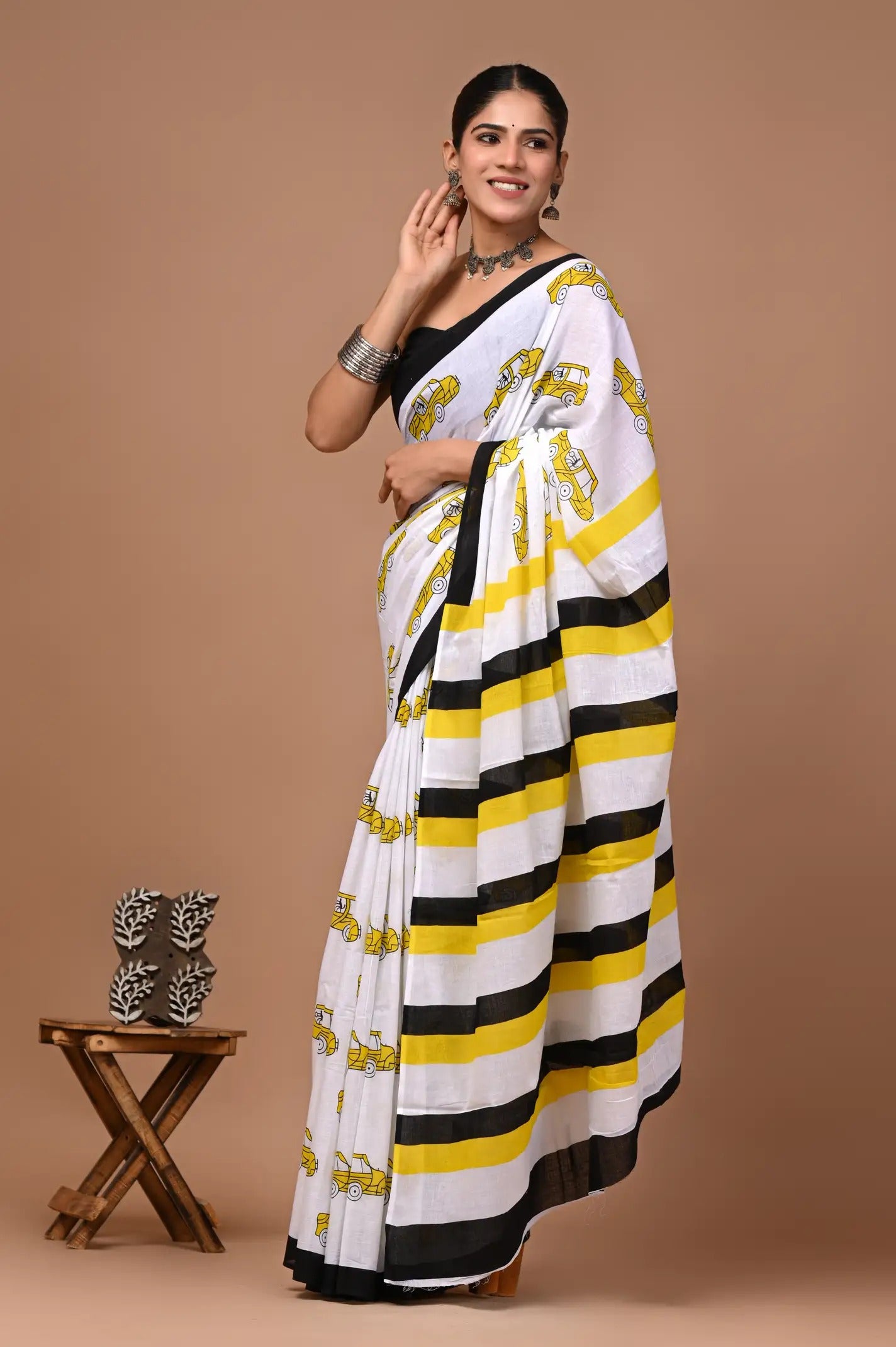 Women’s Graphic Print Handloom Mulmul Pure Cotton Saree