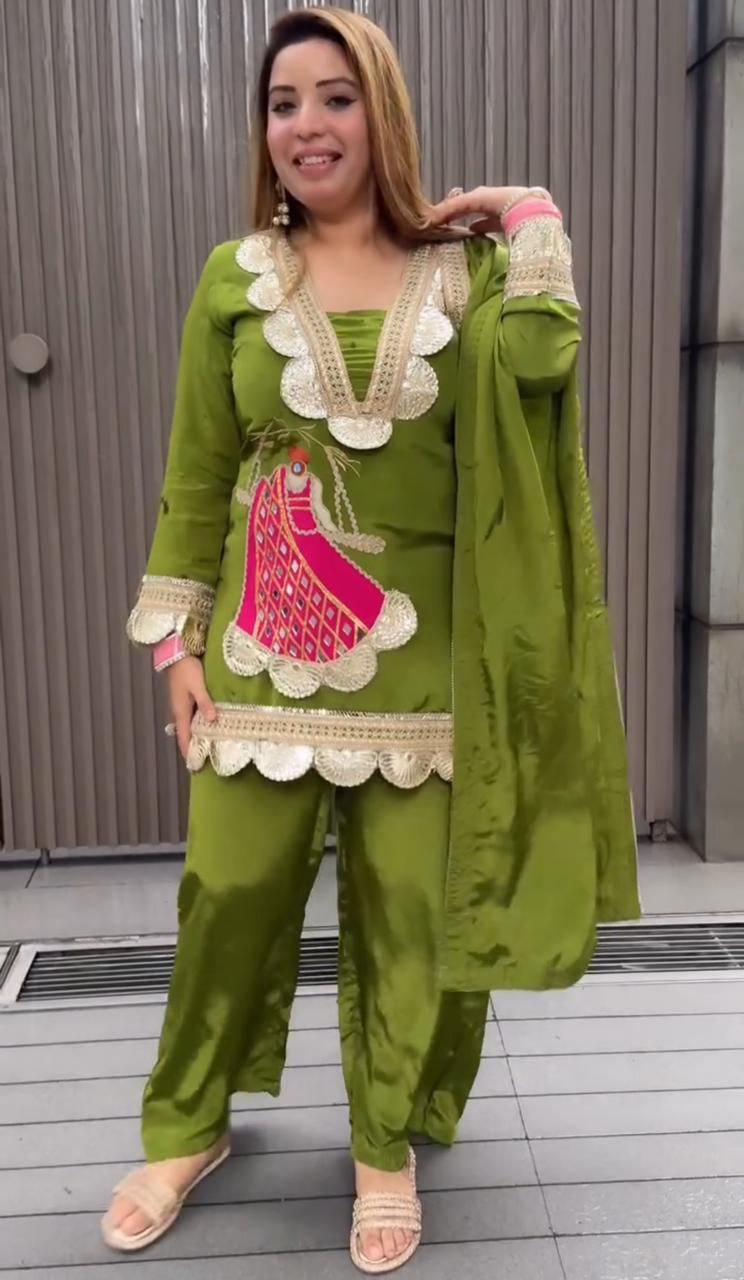 Festive Rani Pink Kurta Set with Peacock Embroidery & Gota Work
