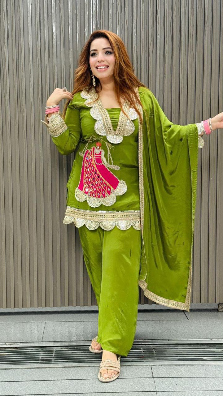Festive Rani Pink Kurta Set with Peacock Embroidery & Gota Work