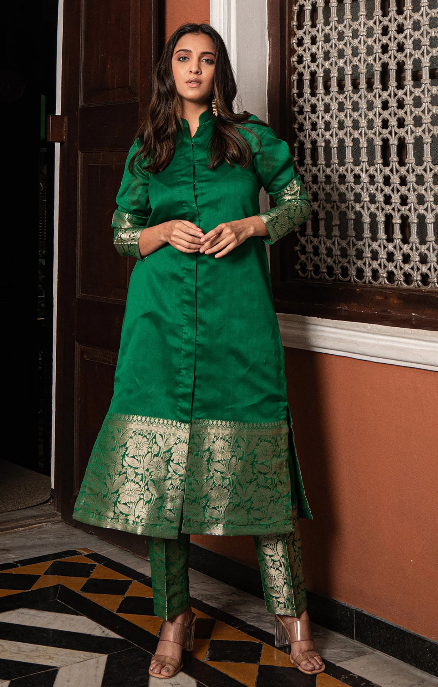 Woman's Jacquard Weaving Kurta and Pant Set