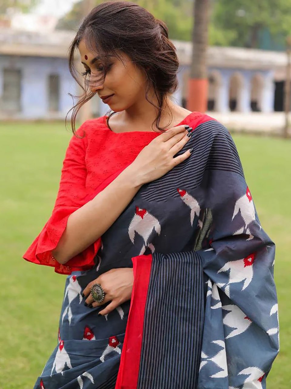 Mulmul Cotton Ikkat Print Saree