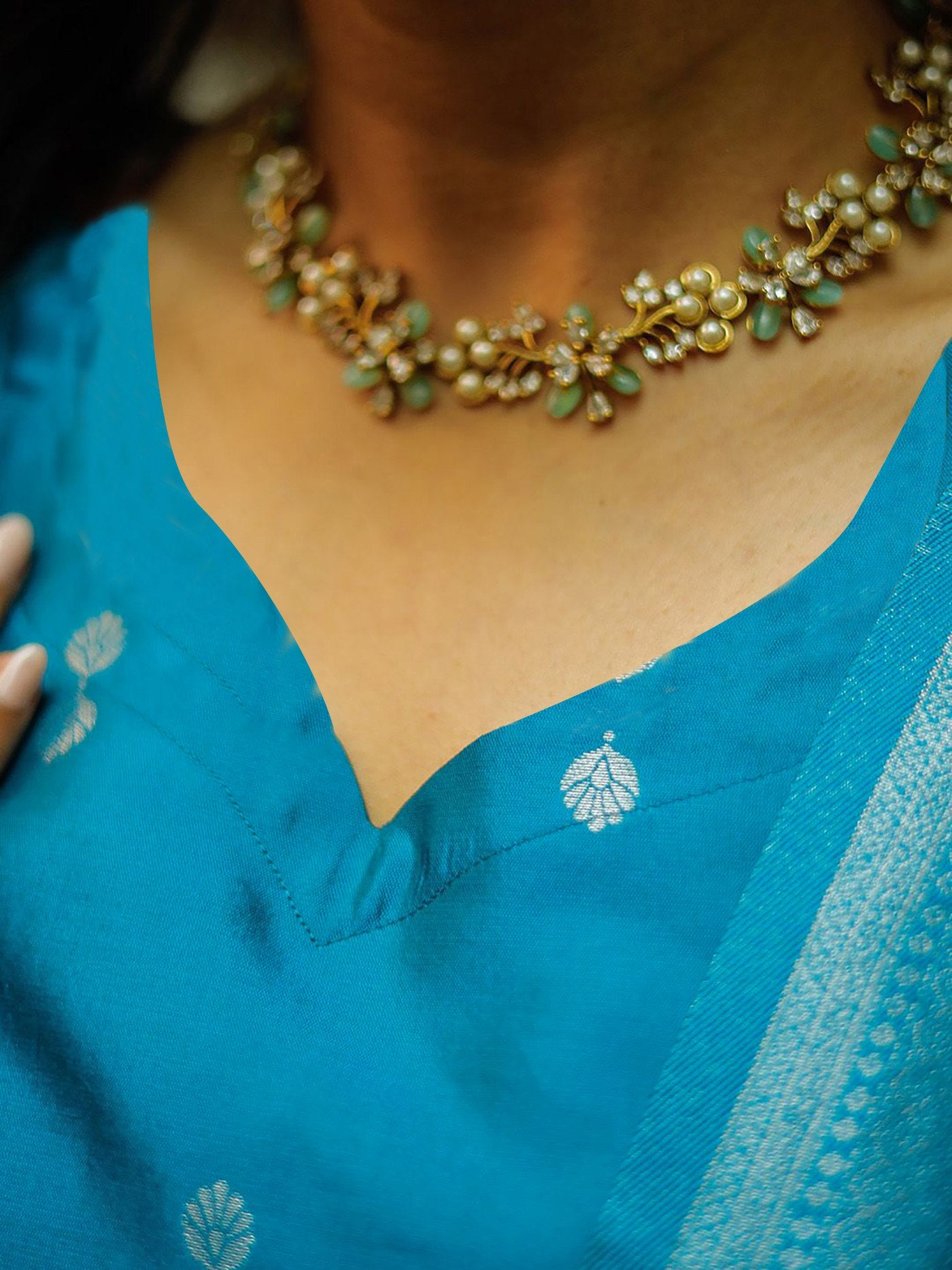 Woman's Jacquard Weaving Kurta with Pant and Dupatta Set