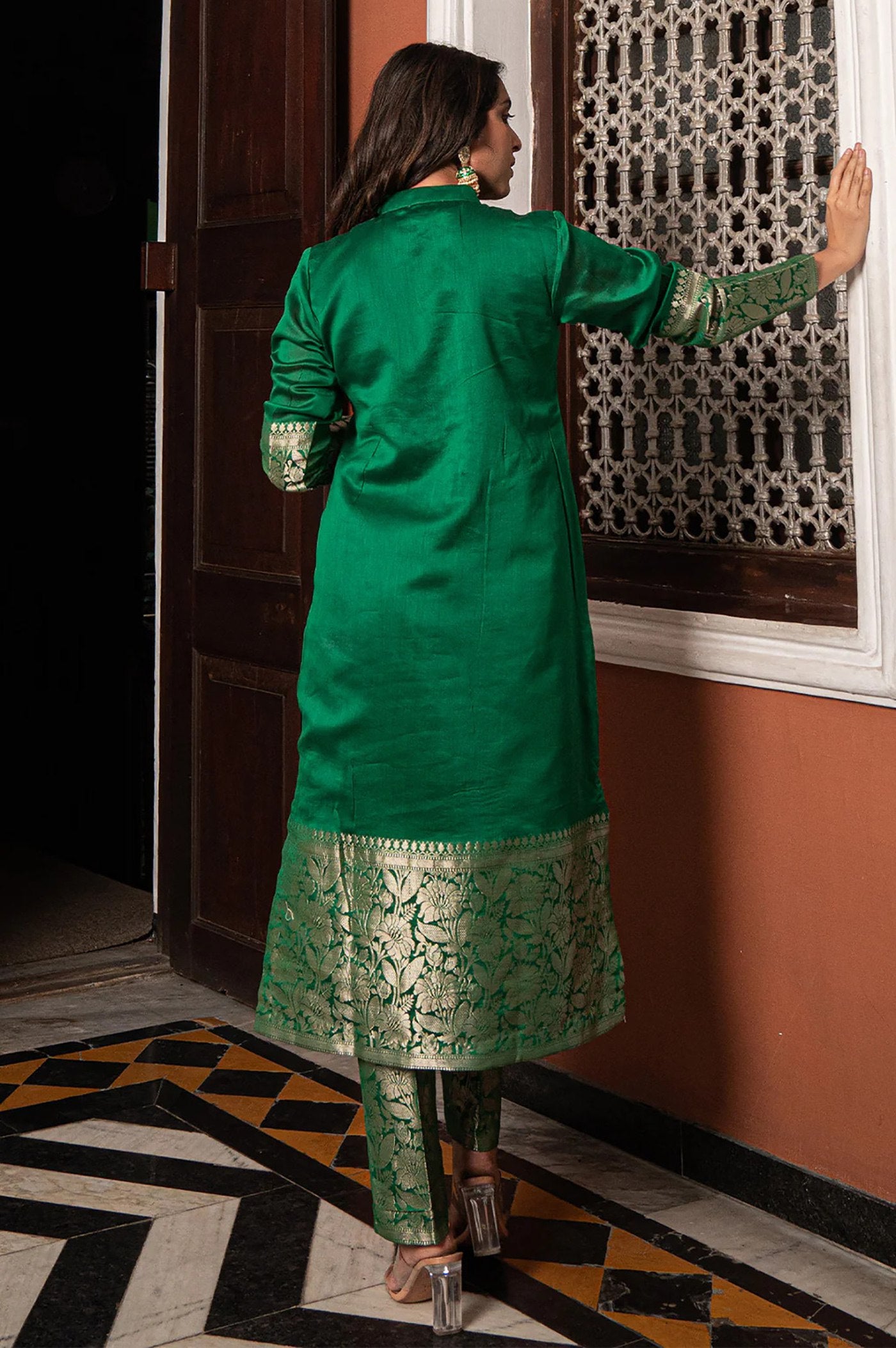 Woman's Jacquard Weaving Kurta and Pant Set