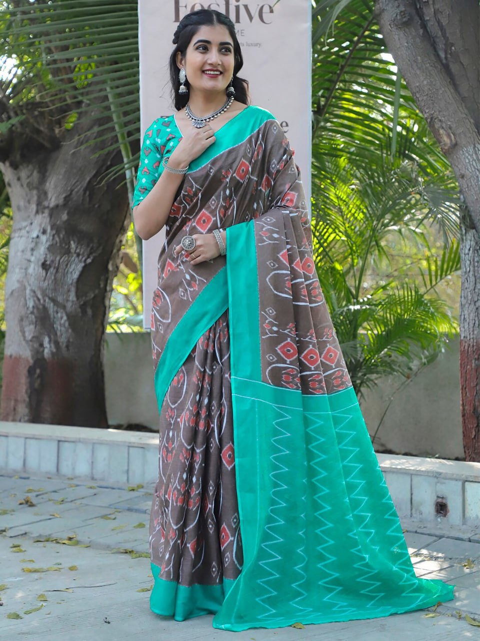 Abstract Mulmul Cotton Printed Saree