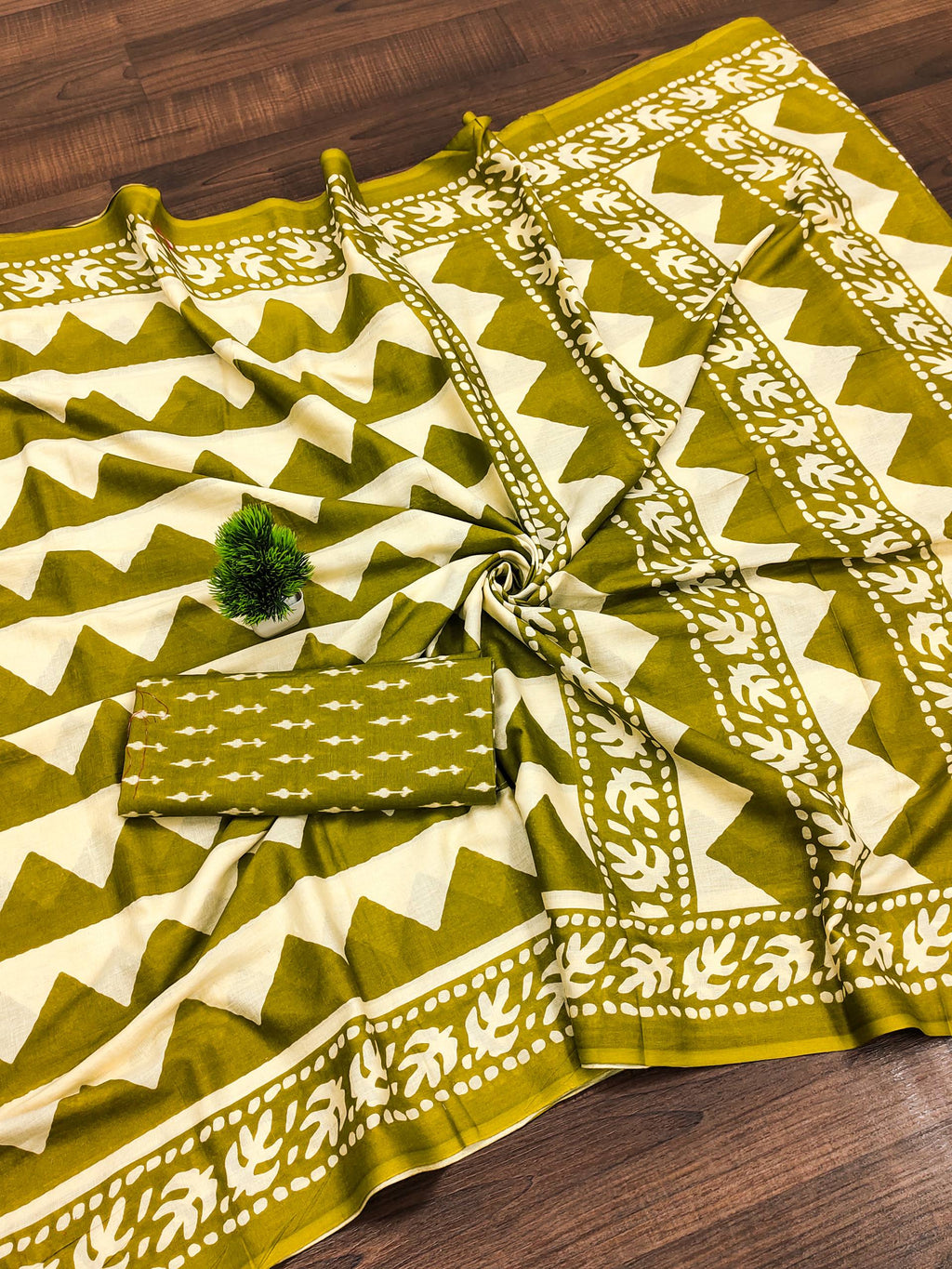 Pure Mulmul Cotton Zigzag Hand Block Printed Saree with Blouse Piece