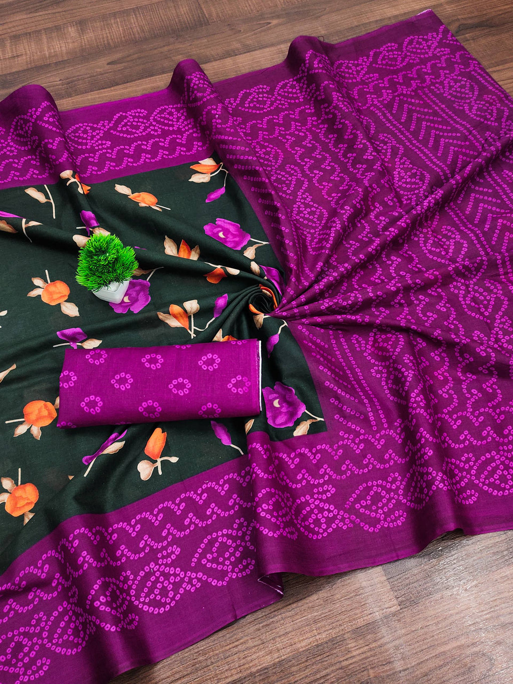 Mulmul Cotton Bandhani Saree with Flower Block Print
