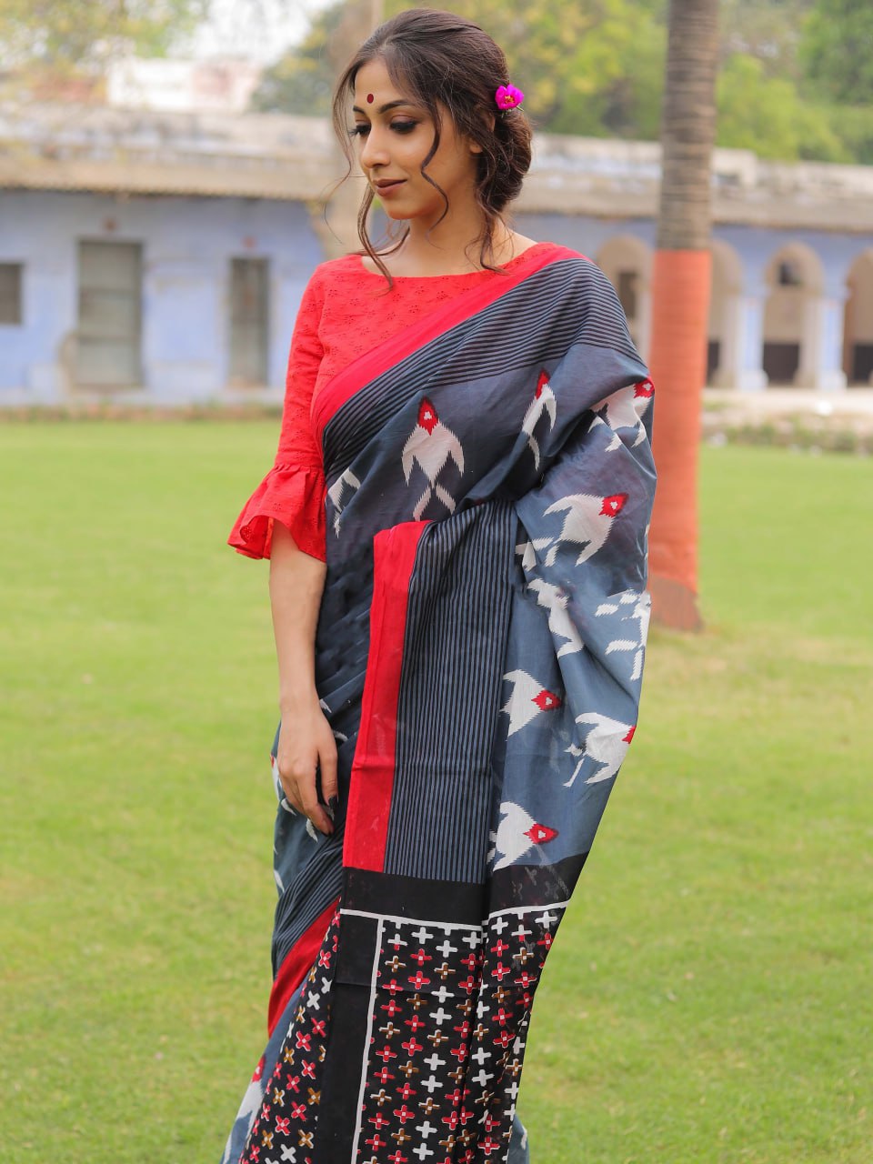 Mulmul Cotton Ikkat Print Saree