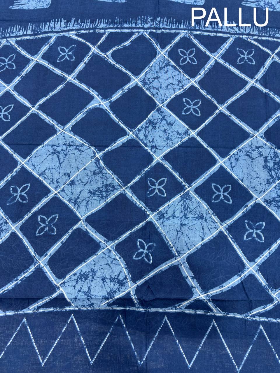 Mulmul Cotton Abstract Printed Saree