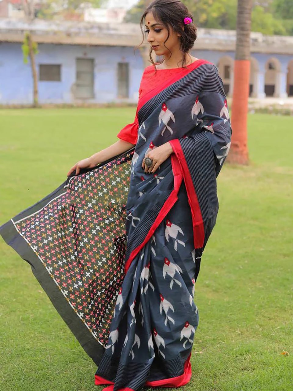 Mulmul Cotton Ikkat Print Saree