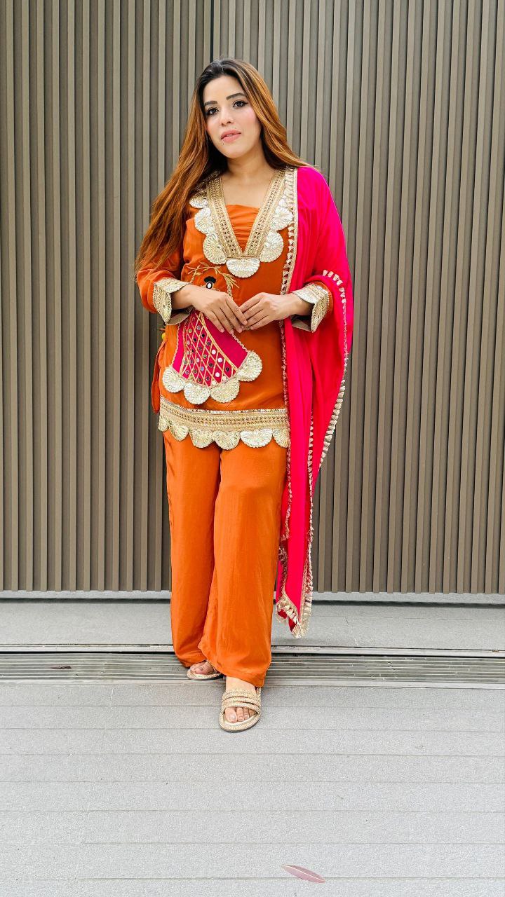 Festive Rani Pink Kurta Set with Peacock Embroidery & Gota Work