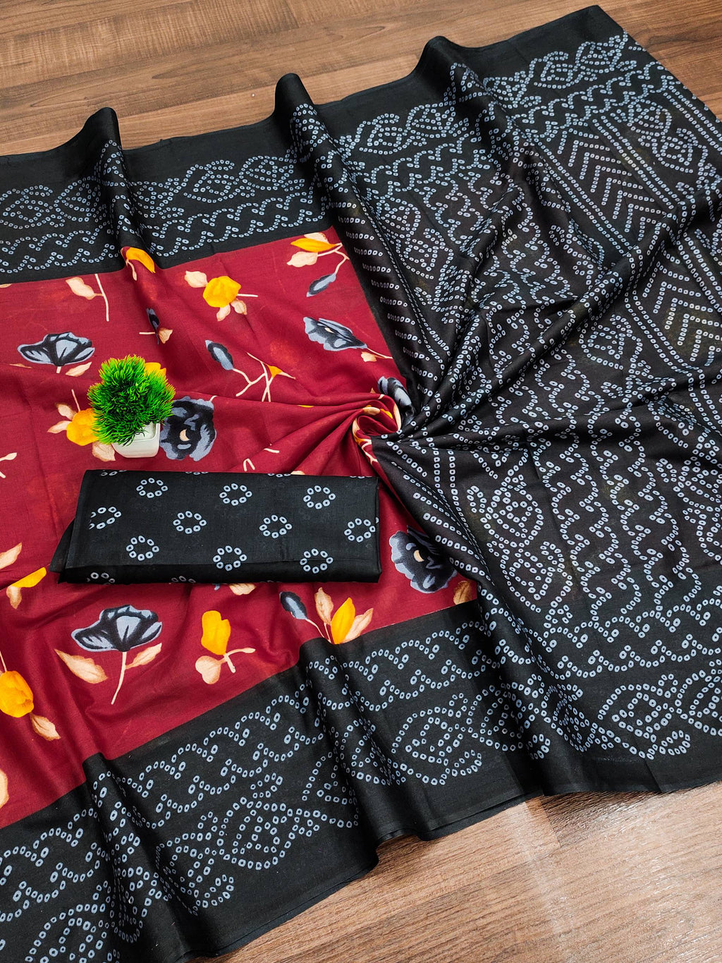 Mulmul Cotton Bandhani Saree with Flower Block Print